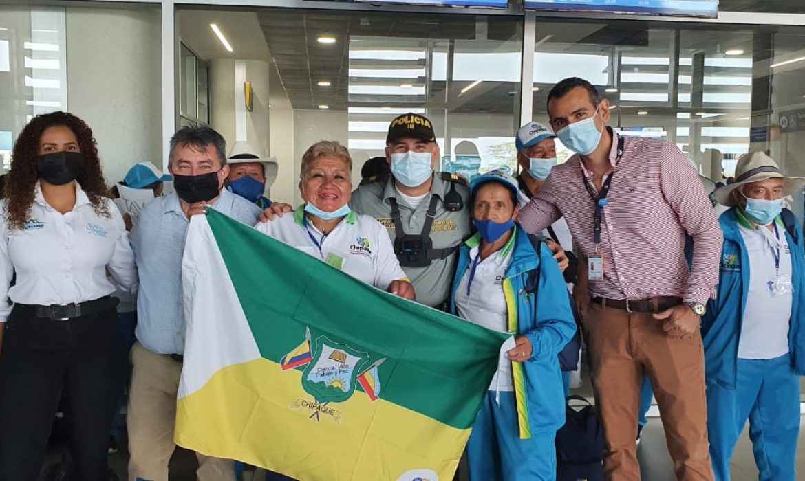 Recibimiento de comitiva de la Alcaldía de Chipaque en el Aeropuerto Internacional Simón Bolívar