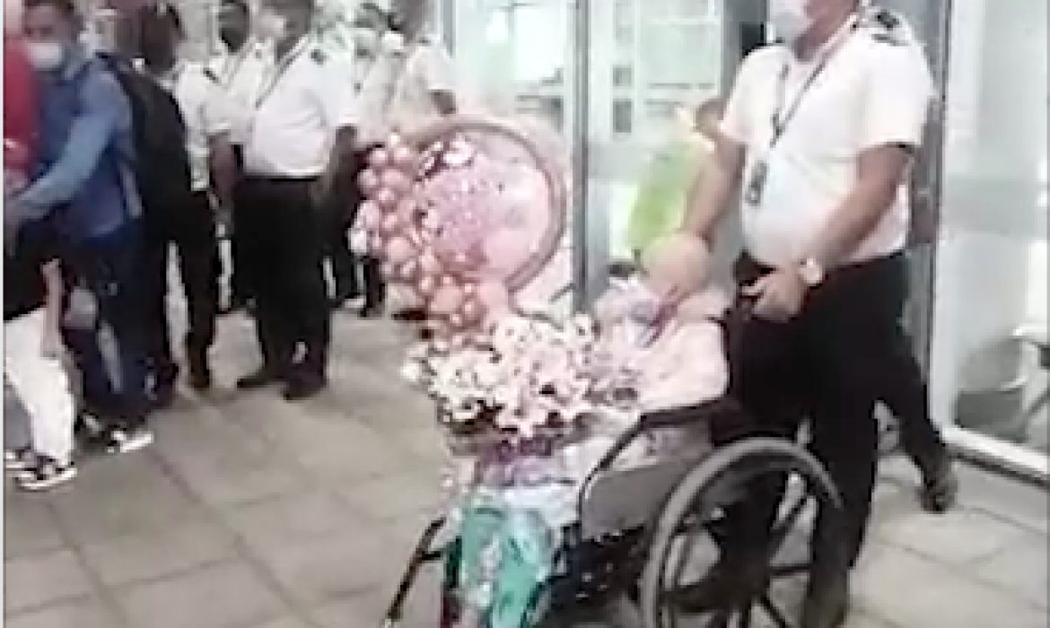 Recibimiento niña paciente de cáncer en el Aeropuerto Internacional Simón Bolívar de Santa Marta