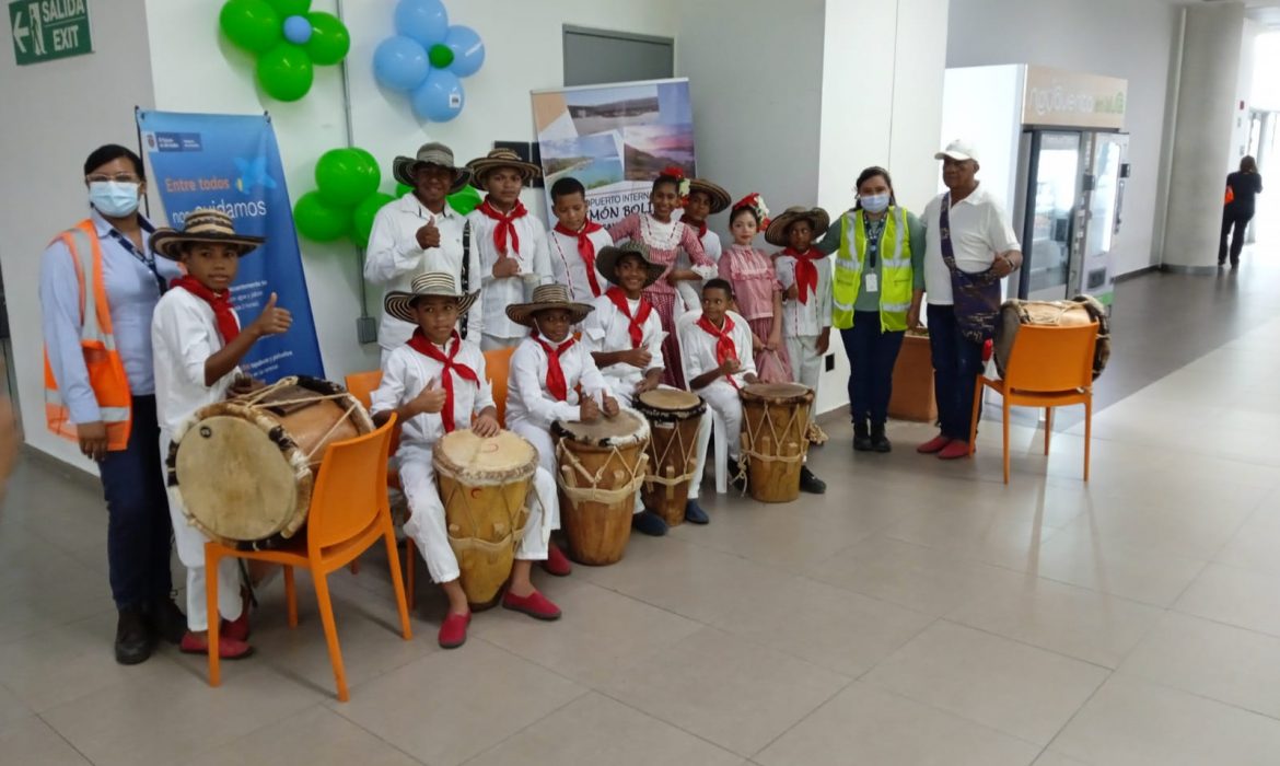 Show musical en el Aeropuerto Simón Bolívar de Santa Marta