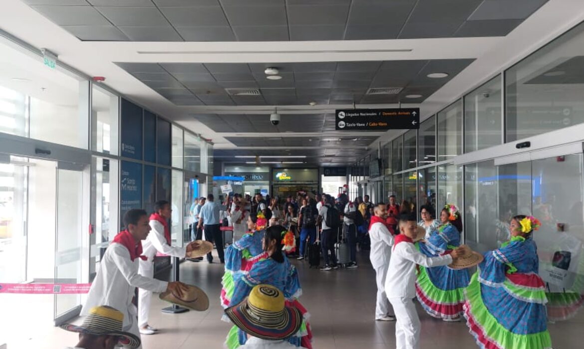 Al ritmo de tamboras bailó el Aeropuerto Internacional Simón Bolívar