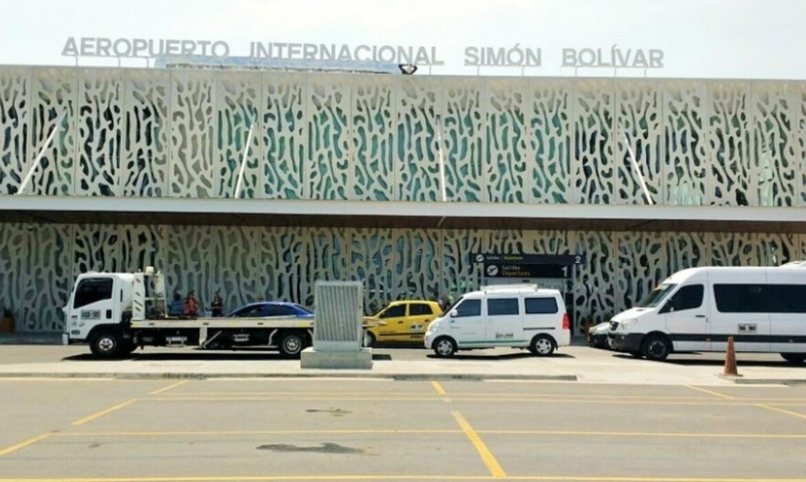 EN SERVICIO PUENTES DE ABORDAJE EN EL AEROPUERTO INTERNACIONAL SIMÓN BOLÍVAR DE SANTA MARTA