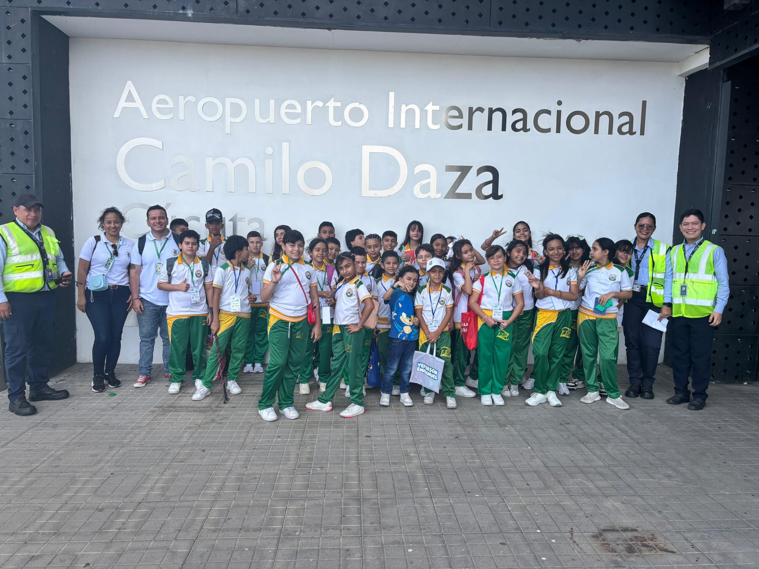 20250722 VISITA PEG COLEGIO PATIOS (1)