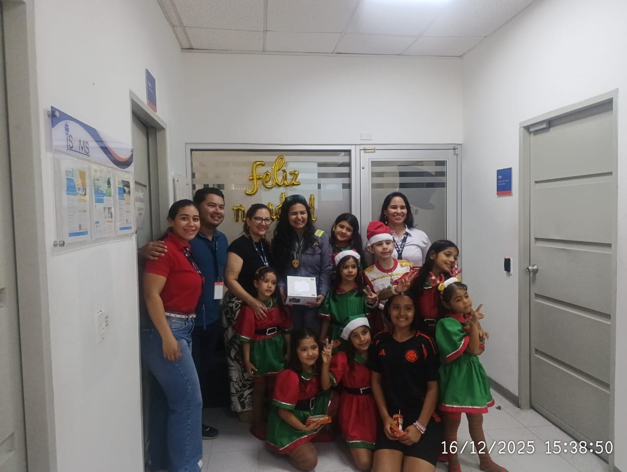 20251216 DONACION CAMARA (1)