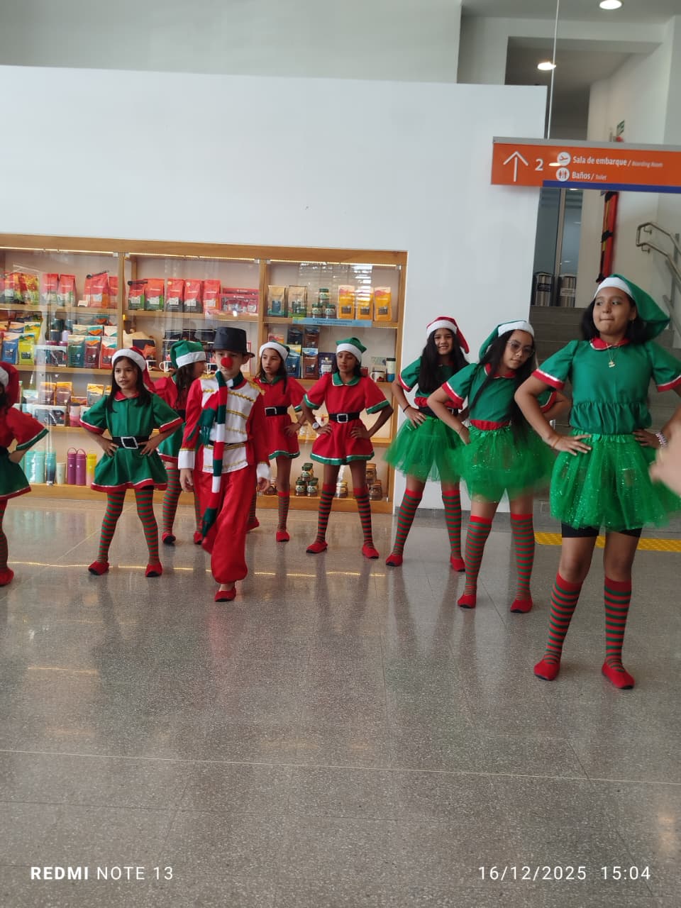 20251216 PRESENT BAILE NAVIDEÑO (10)