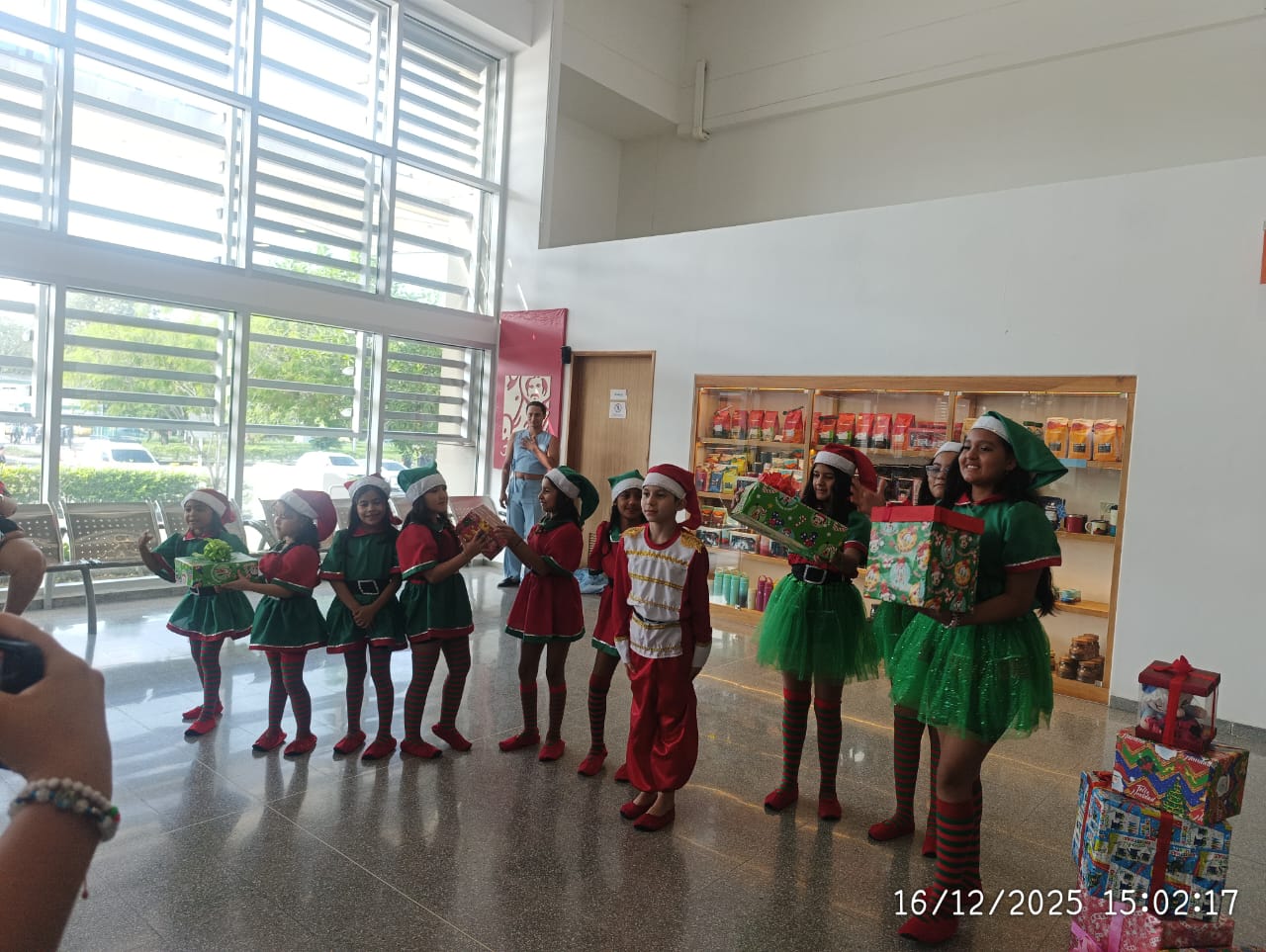 20251216 PRESENT BAILE NAVIDEÑO (3)